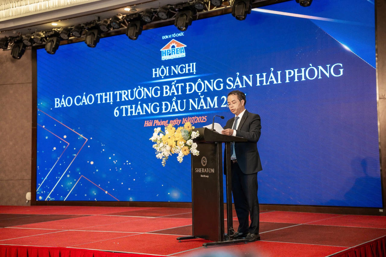 Chủ tịch&nbsp;Hiệp hội Bất động sản Hải Phòng (HPREA), Nguyễn Quang Văn phát biểu khai mạc.