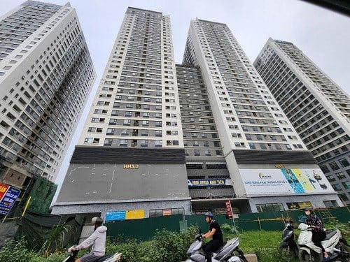 Lao động đô thị làm cả năm không đủ mua nổi 2m² căn hộ tại Hà Nội. Ảnh minh họa.