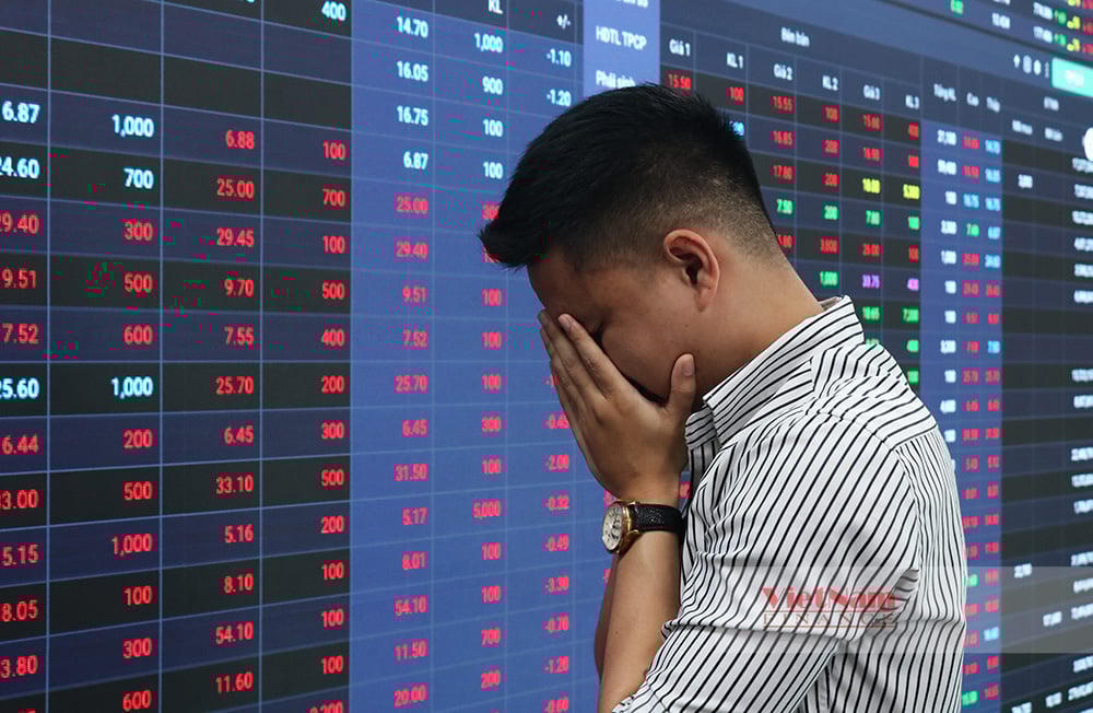 Tài khoản hao hụt chóng mặt, nhà đầu tư nên làm gì?