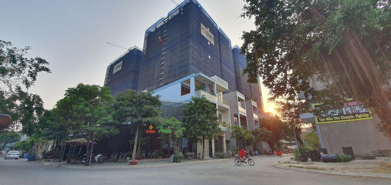 Dự án Bcons Garden hiện đã xây đến tầng 24, dự kiến bàn giao vào Quý I/2021 &nbsp;