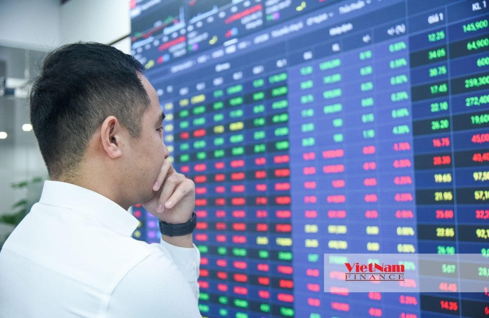 Ngập ngừng trước đỉnh, VN-Index liệu có thất bại một lần nữa?