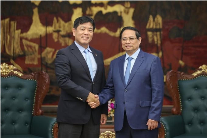 Thủ tướng tiếp ông Yukihito Honda, Tổng Giám đốc điều hành khối Phát triển Đô thị Đa dạng của Tập đoàn Sumitomo. Ảnh: VGP.