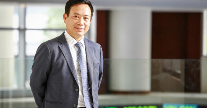 Chủ tịch Ủy ban Chứng khoán: “Thị trường chứng khoán không phải nơi hái hoa, ngắm cảnh”