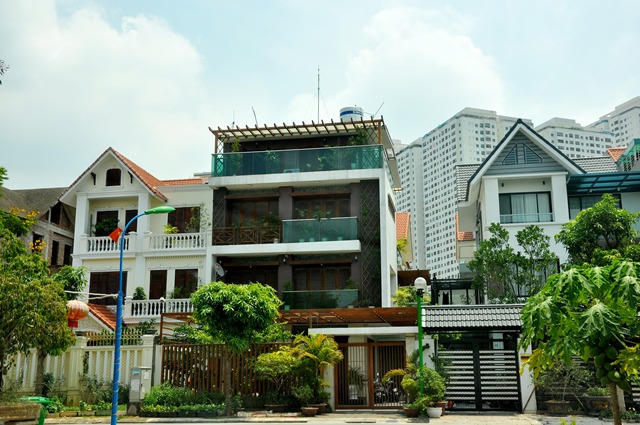 Nhiều biệt thự “phá cách” làm "méo" khu đô thị mới