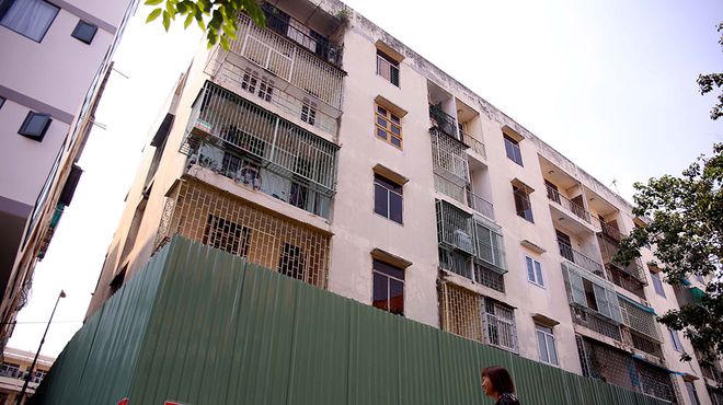 Một chung cư cũ tại TP.Hồ Chí Minh đã bị nghiêng nhưng đến nay vẫn chưa được xây lại.&nbsp; &nbsp;