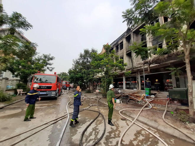 Hỏa hoạn thiêu rụi nhiều biệt thự tại Thiên đường Bảo Sơn