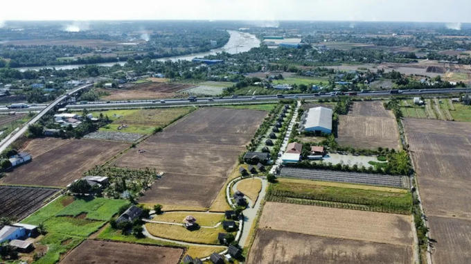 Theo quy định mới, đất đai tại 5 huyện vùng ven của Tp.HCM gồm Bình Chánh, Hóc Môn, Cần Giờ, Củ Chi, Nhà Bè cũng không được phân lô bán nền.