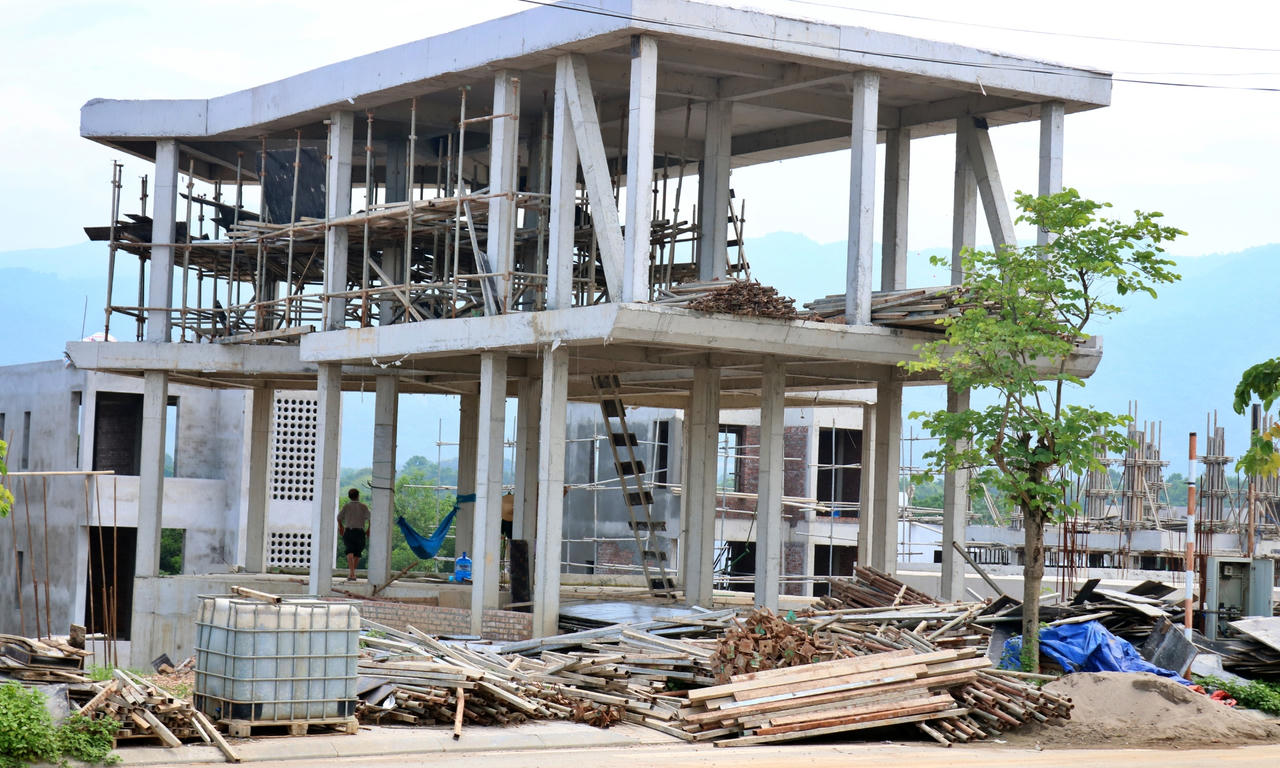 Một căn biệt thự xây dựng còn dang dở.