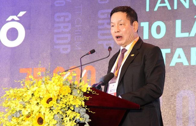 Chủ tịch HĐQT Tập đoàn FPT Trương Gia Bình chia sẻ tại Diễn đàn (Nguồn ảnh: Báo Đầu tư) &nbsp;