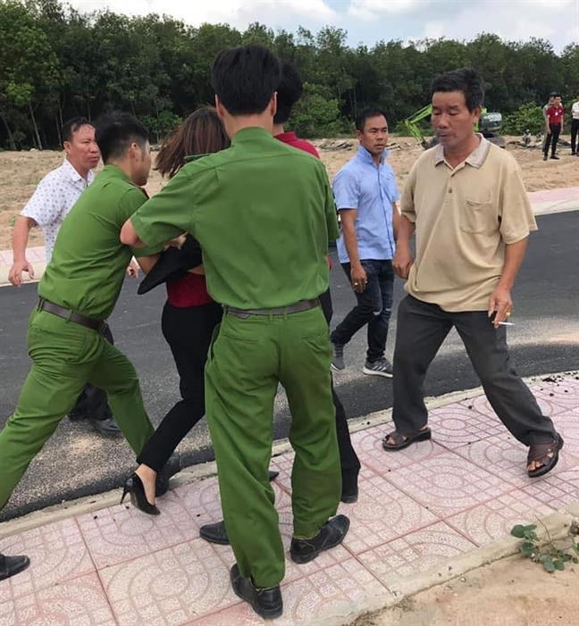 Cuong che hang loat du an ‘ma’, bat giu nhieu nguoi mac dong phuc mang dong chu Tap doan dia oc Alibaba