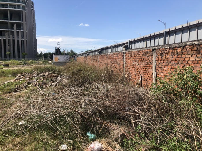 Qua đó, thành phố đã đề nghị chủ đầu tư tiếp tục triển khai dự án bởi theo quy hoạch chung được Thủ tướng phê duyệt, vị trí khu phức hợp Đà Nẵng Center quy hoạch sử dụng đất vào mục đích đất sử dụng hỗn hợp. &nbsp;