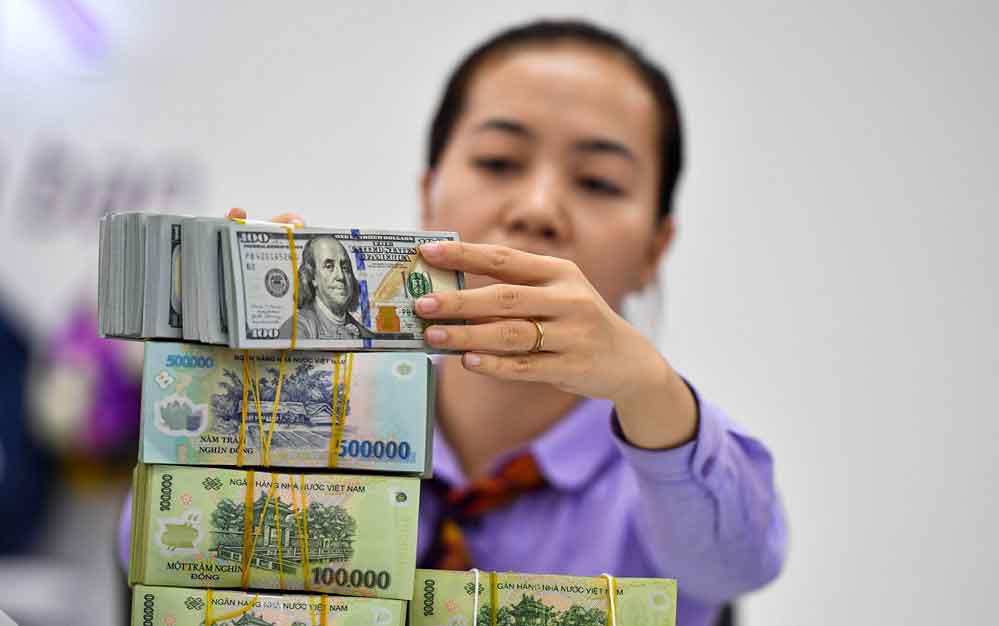 Cuối năm tỷ giá tăng nhanh, lo những 'cơn sóng dữ' trong 2025