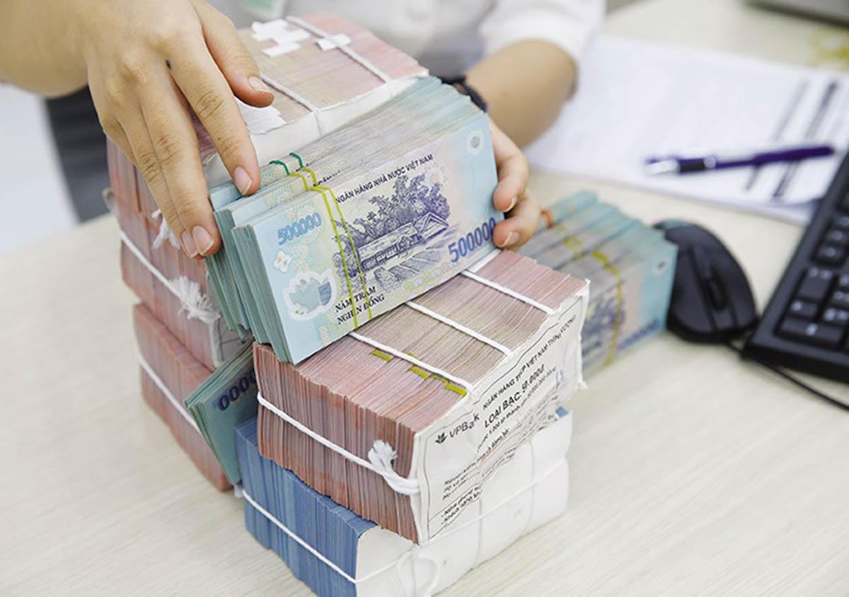 Nhà băng dồn nhau tăng lãi suất: NHNN đảo chiều lãi suất điều hành?