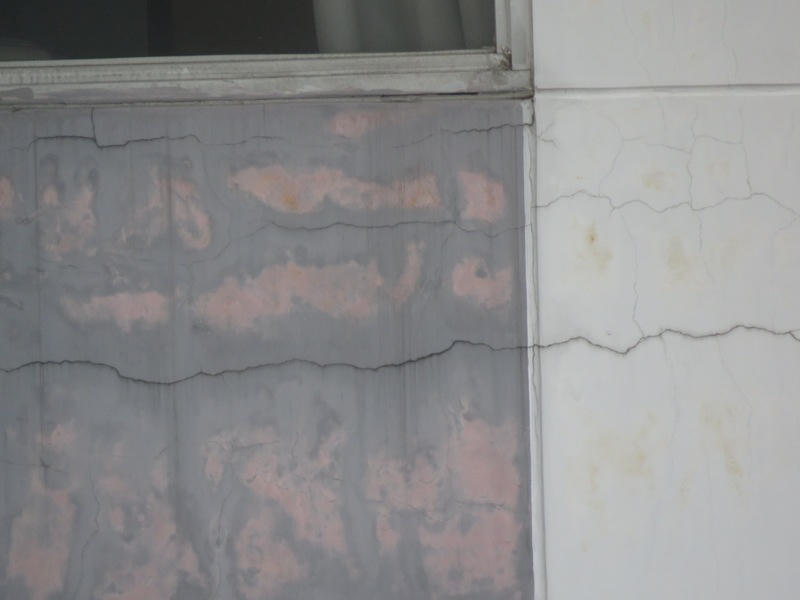 Xuống cấp trầm trọng, Cao ốc của Hưng Lộc Phát tiềm ẩn nhiều nguy hiểm 