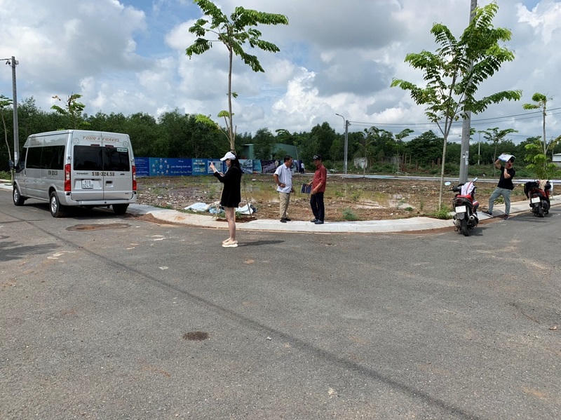 Covid-19 tái bùng phát khiến bài toán tài chính của nhiều nhà đầu tư bị đảo lộn. &nbsp;