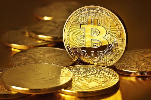 Bitcoin lập kỷ lục mới, vượt ngưỡng 7.000 USD
