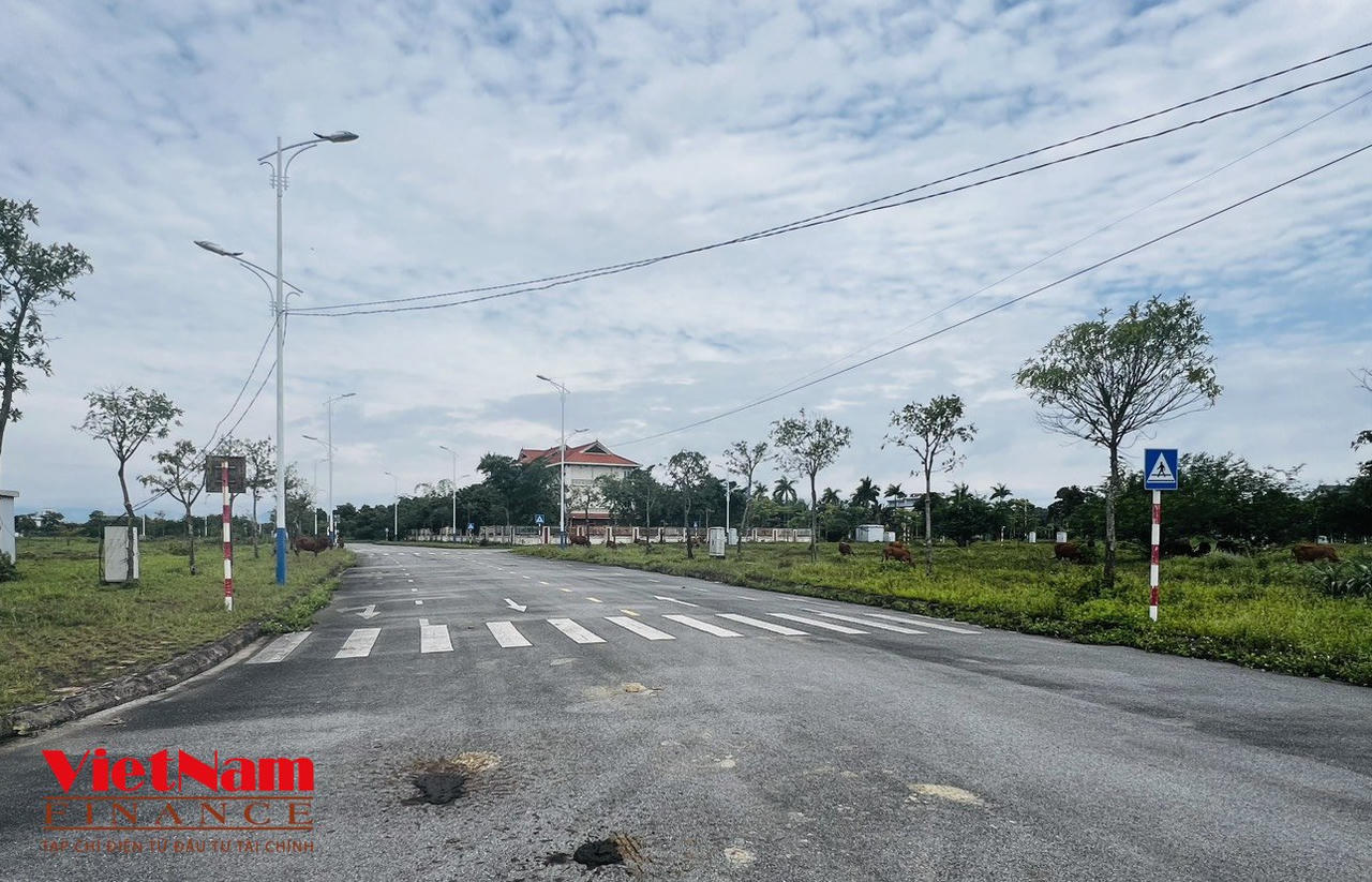 Cảnh hoang lạnh tại khu đô thị 400ha gần biên giới Việt - Trung