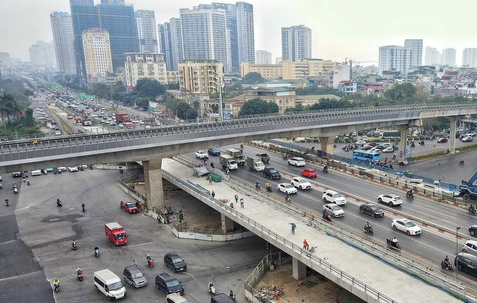Hai cầu vượt nút giao Mai Dịch trị giá hơn 340 tỷ đồng đang dần hình thành, chuẩn bị về đích cuối tháng 3