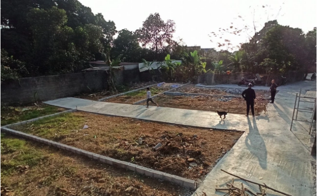 Vắng bóng các nhà đầu tư mới nhưng lượng hàng gửi bán lại ngày một tăng.