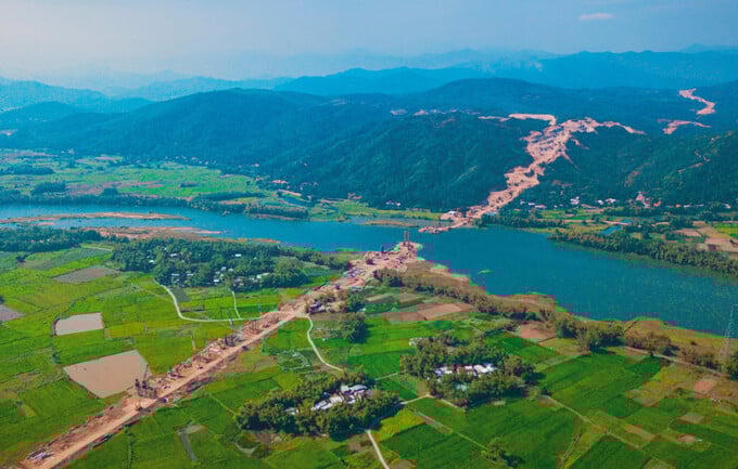 Tuyến cao tốc Quy Nhơn - Chí Thạnh đang thành hình và dự kiến hoàn thành trong quý III/2025