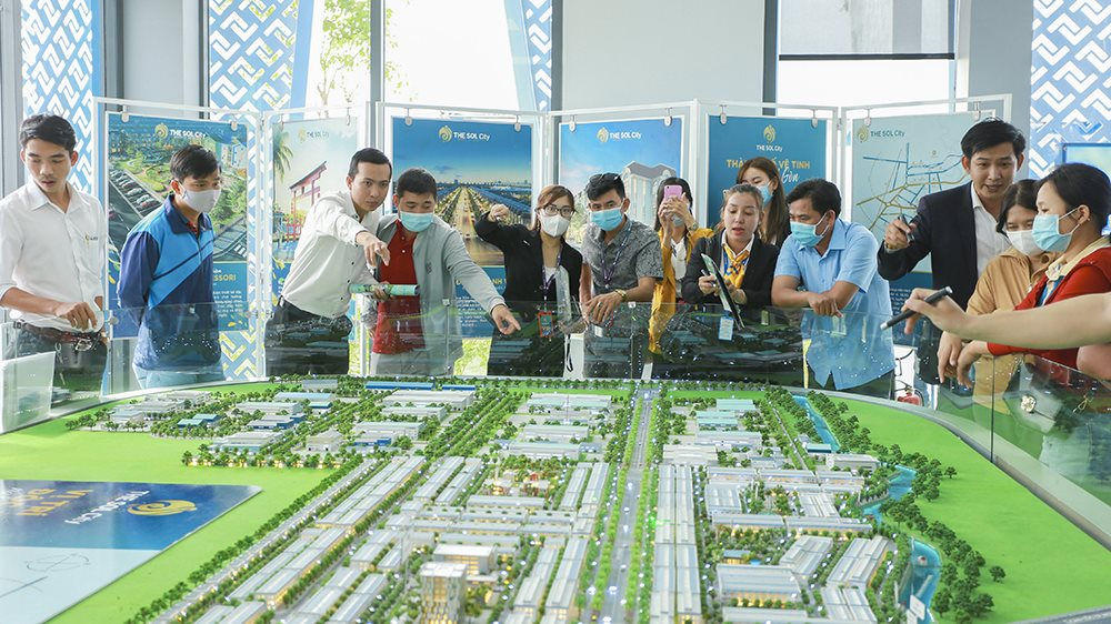 Do dịch bệnh, những hình ảnh đông khách hàng tại sự kiện mở bán dự án BĐS chỉ còn là quá khứ &nbsp;