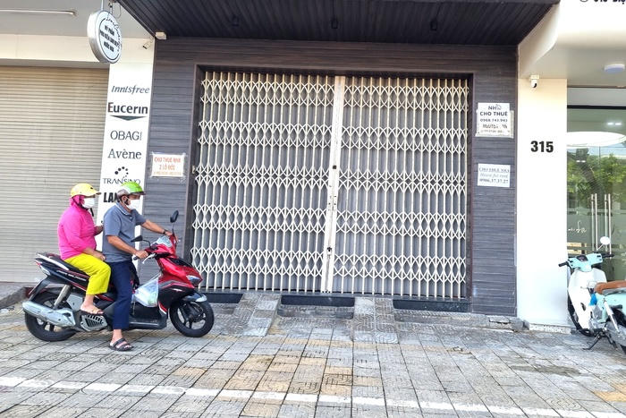 Những khối tài sản chục tỷ bỏ không, tiêu điều trên phố lớn Đà Thành