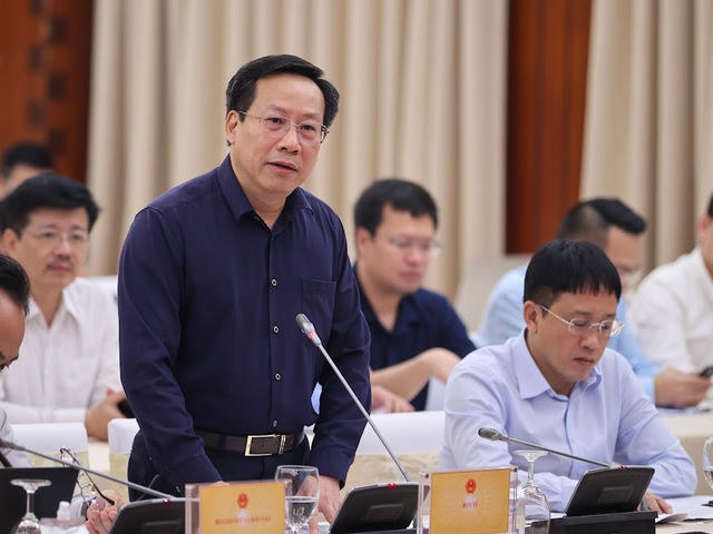 Thứ trưởng Bộ Y tế Lê Đức Luận. &nbsp;