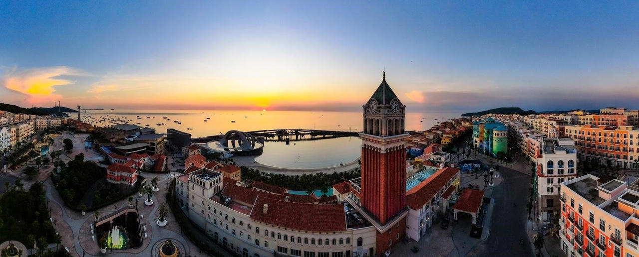 Thị trấn Hoàng Hôn (Sunset Town) hứa hẹn là điểm đến mới bùng nổ của Phú Quốc &nbsp;