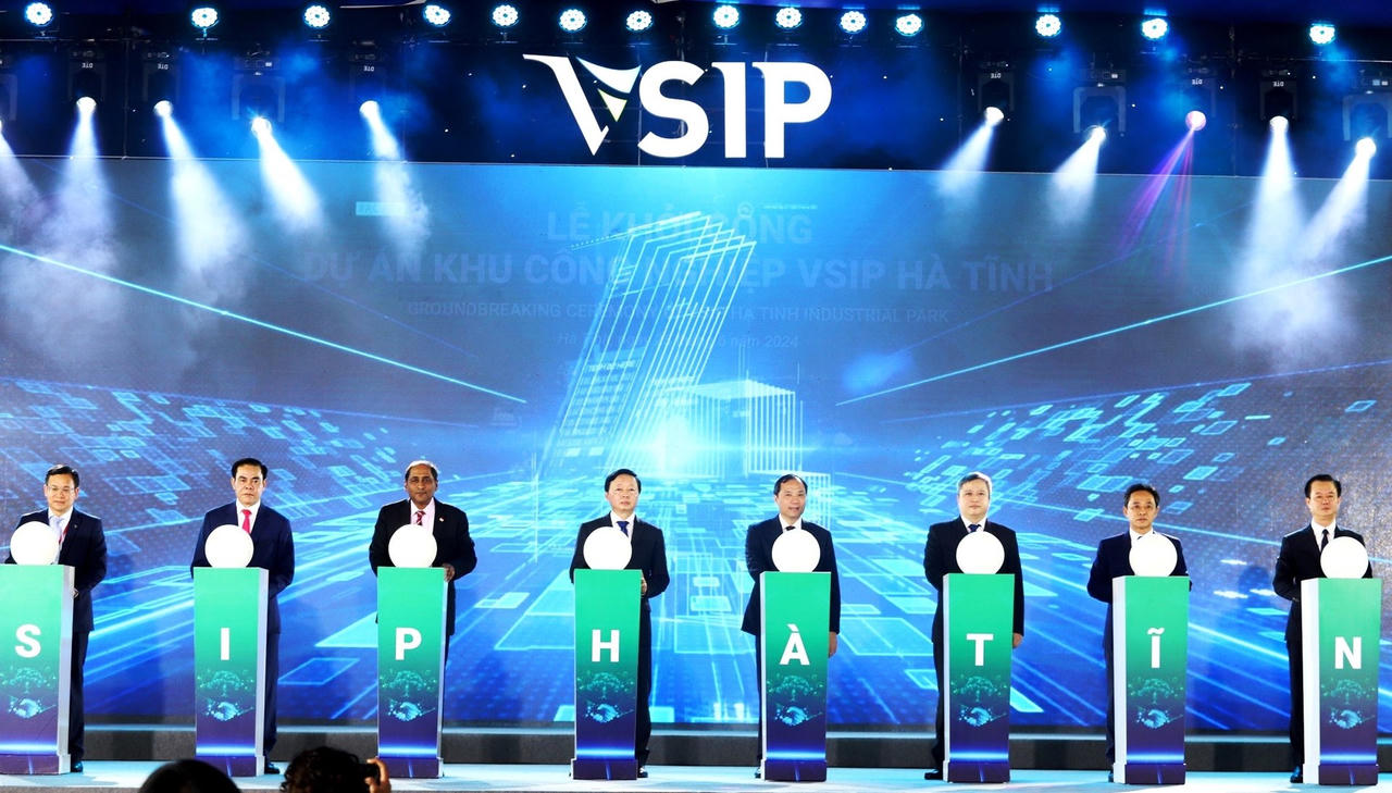 Ngay ngày khởi công, đã có loạt DN đăng ký thuê đất VSIP Hà Tĩnh