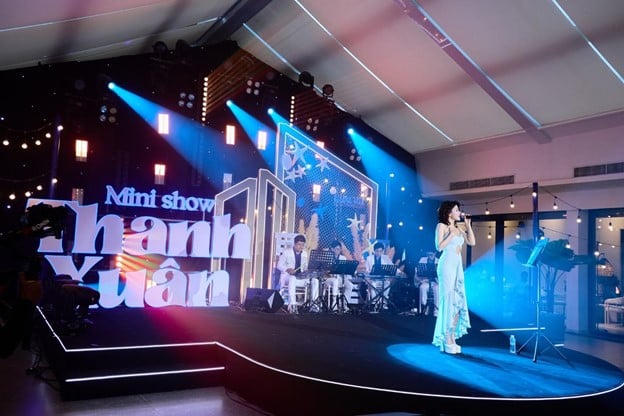 Minishow Thanh Xuân là điểm dừng chân đặc biệt trong chuyến hành trình &nbsp;