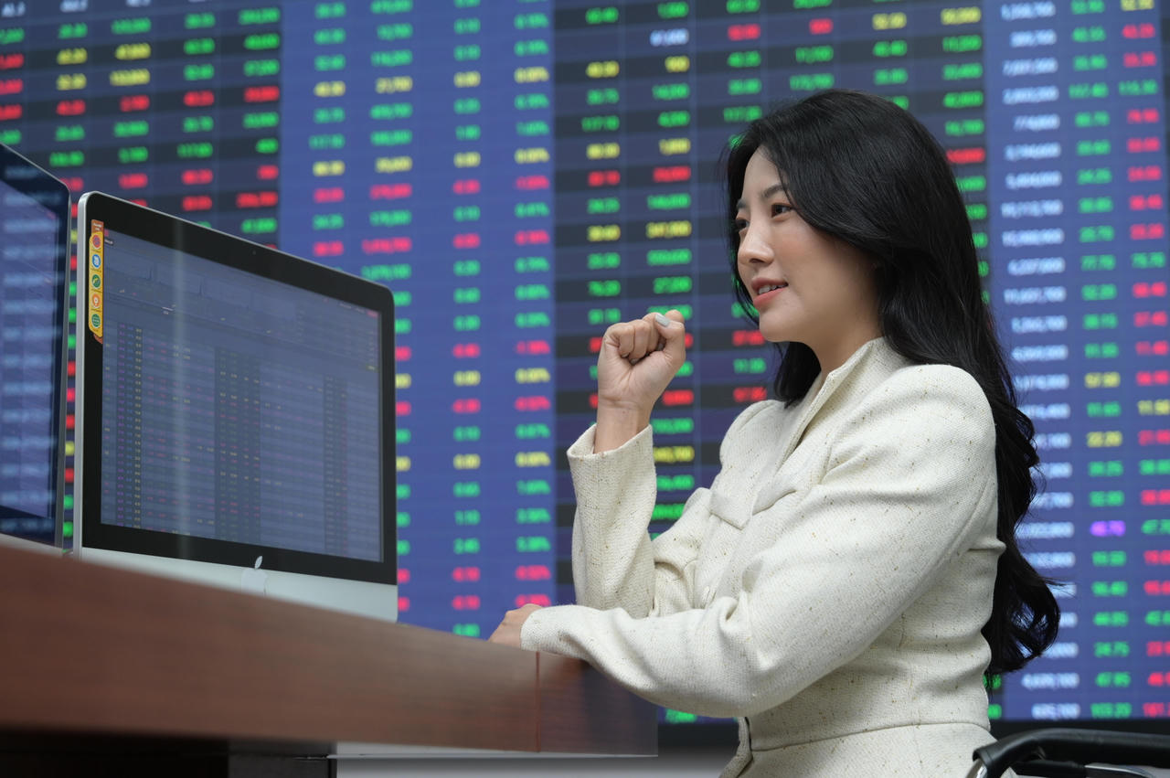 Đà tăng chưa dứt, ‘cổ phiếu vua’ đưa VN-Index lên 1.284 điểm