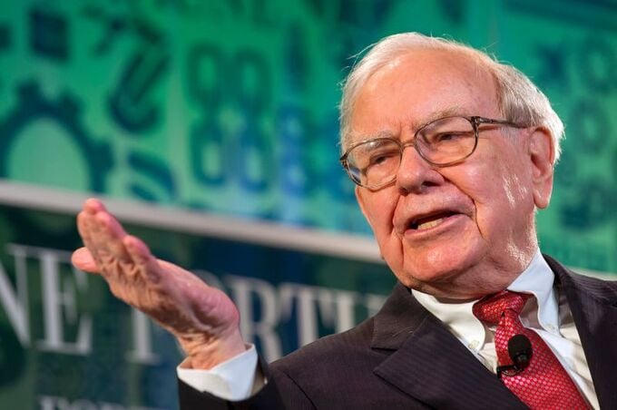 Nỗi lo từ việc tỷ phú Warren Buffett xả mạnh cổ phiếu