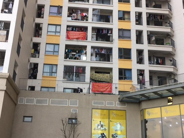 Siêu thị, trường học bịt cửa thoát hiểm, cư dân T&T Riverview nơm nớp lo bà hỏa