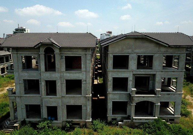 Cận cảnh 44 biệt thự triệu USD bỏ hoang nhiều năm cạnh Hồ Tây