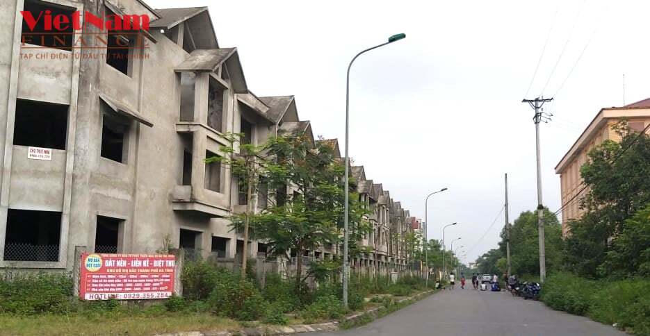 Sau hơn 10 năm triển khai, dự án Khu dân cư đô thị tại khu đô thị Bắc thành phố Hà Tĩnh vẫn trong trạng thái “đang thực hiện”...