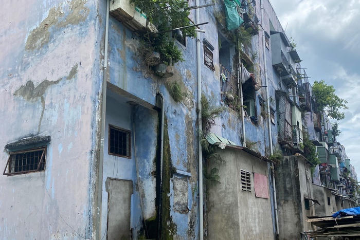 Sống bất an trong khu chung cư xuống cấp, cũ nát giữa trung tâm Đà Nẵng