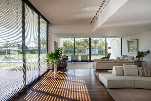 dinh thự trắng gần 1.000 m2 giữa thủ đô