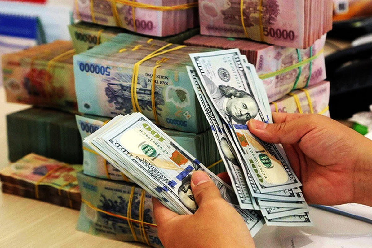 Lộ trình 'tuột dốc' của tỷ giá USD