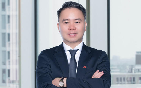 Ông Phương Hữu Việt rời ghế Chủ tịch VietABank, cháu trai lên thay &nbsp;