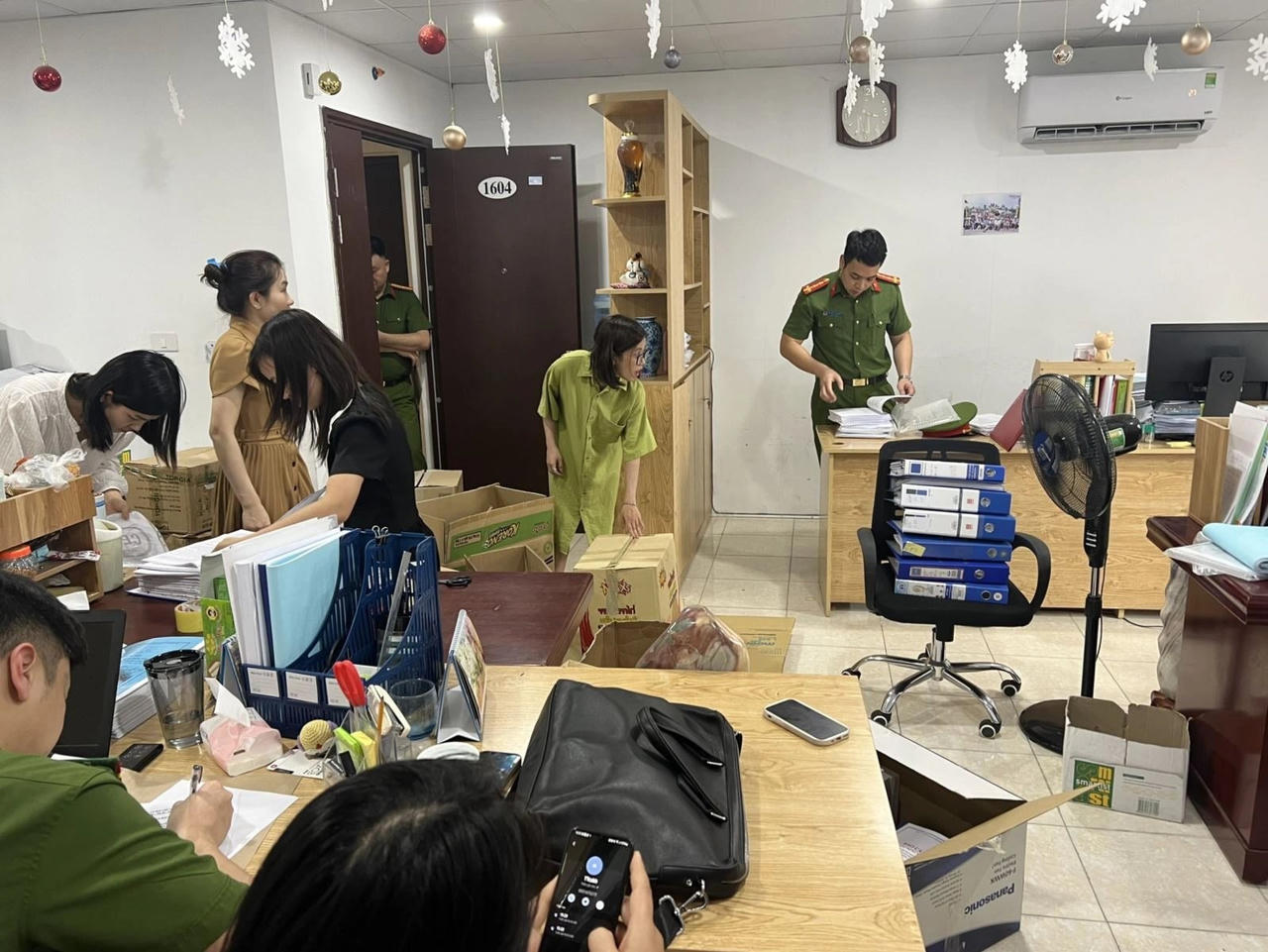 Chủ tịch và giám đốc bị bắt, loạt DN cắt hợp đồng với Liên minh Môi trường và Xây dựng