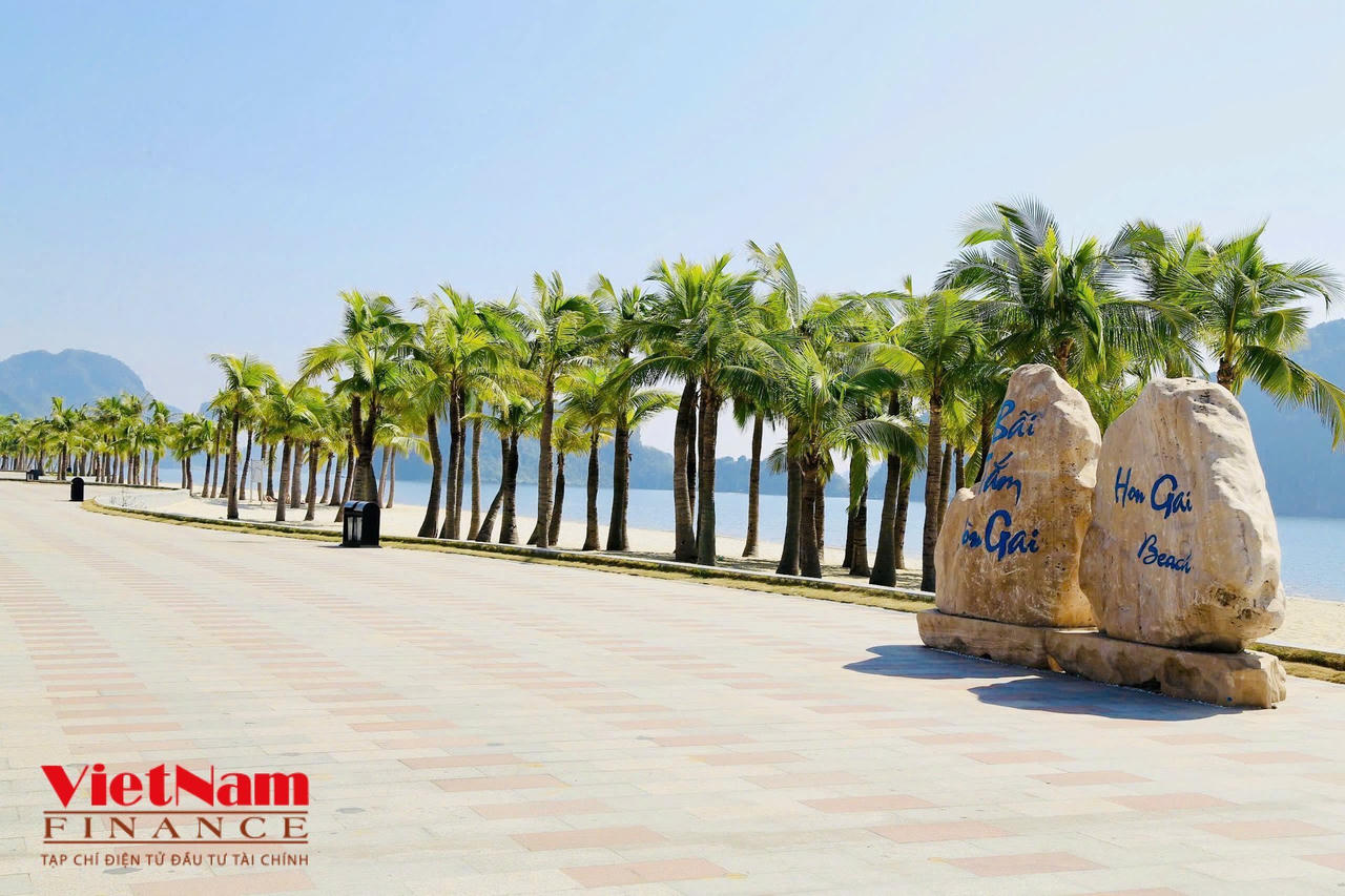 Ngắm các bãi tắm biển nhân tạo nghìn tỷ bên Vịnh Hạ Long