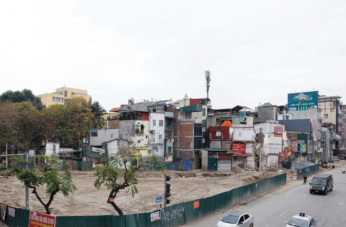Phố Chùa Bộc nhem nhuốc sau hơn 1 năm giải phóng mặt bằng