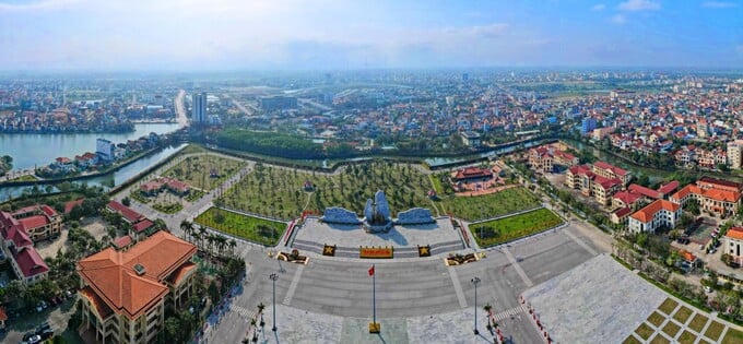 Quảng trường Hồ Chí Minh. Ảnh: Báo Quảng Bình &nbsp;