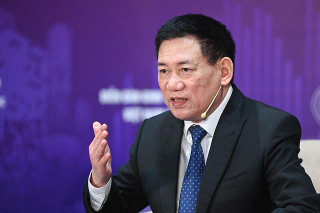 Bộ trưởng Bộ Tài chính Hồ Đức Phớc chia sẻ tại hội thảo diễn ra vào ngày 18/9. &nbsp;