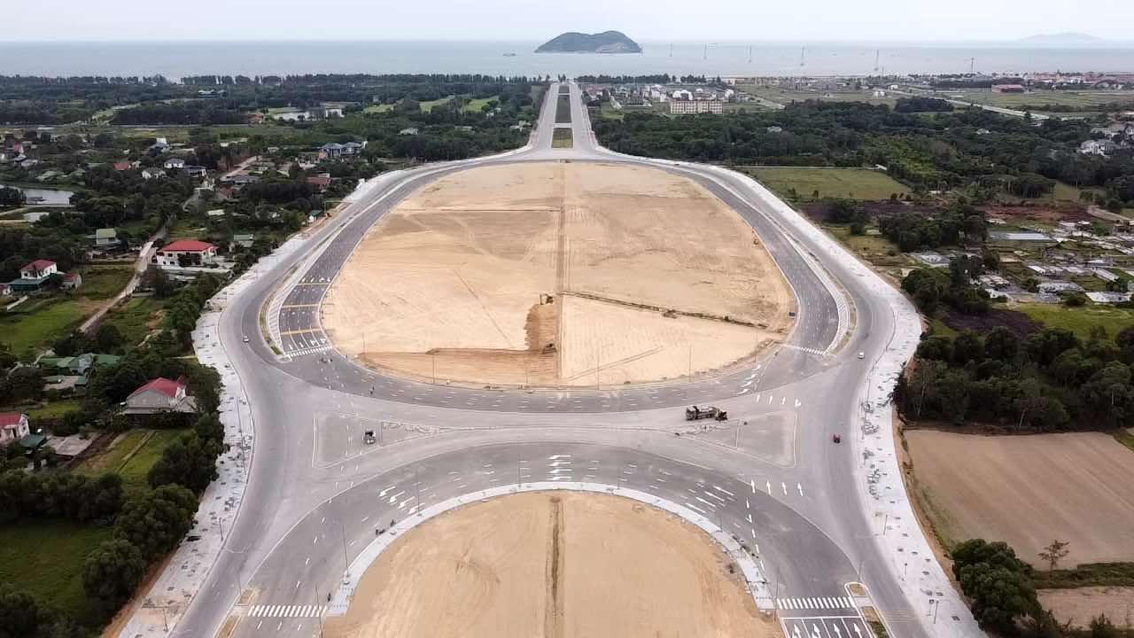 Toàn cảnh Đại lộ Vinh - Cửa Lò dài 11km, đầu tư 4.000 tỷ làm 13 năm mới xong