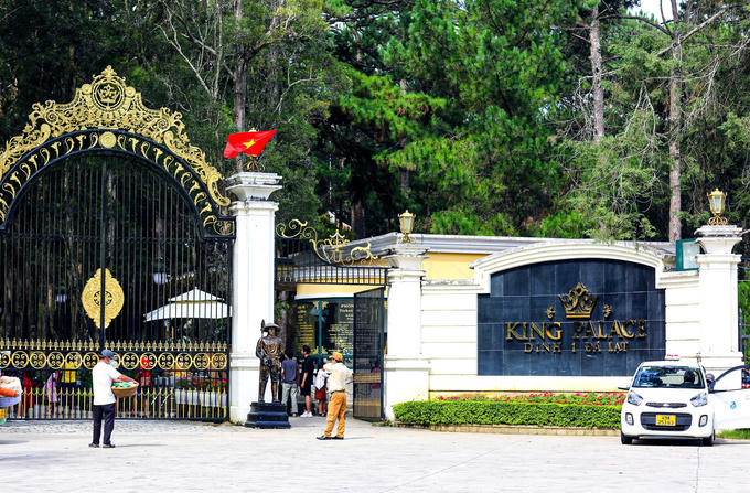 Dinh 1 Đà Lạt còn có tên gọi khác là Dinh Bảo Đại 1, Dinh 1 Bảo Đại, Dinh Gia Long nằm trên đường Trần Quang Diệu thuộc phường 10, Tp.Đà Lạt.&nbsp;