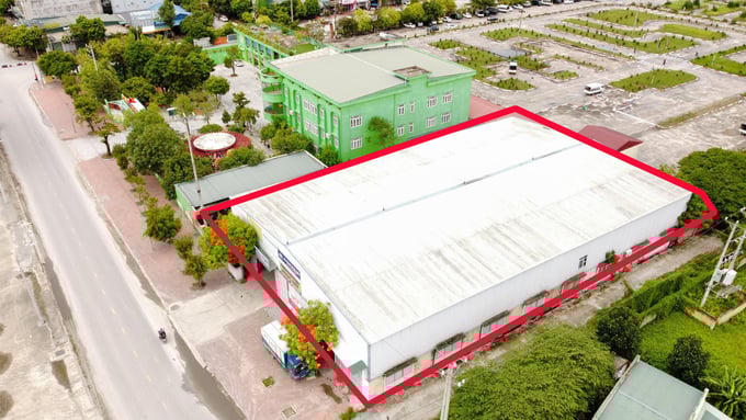 Một phần diện tích được sử dụng kinh doanh vật liệu xây dựng.