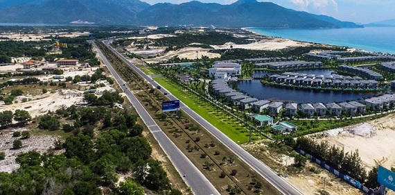 Trước đó, ngày 28/7, UBND tỉnh đã có tờ trình gửi Bộ Xây dựng thẩm định, trình phê duyệt nhiệm vụ quy hoạch chung đô thị mới Cam Lâm đến năm 2045. &nbsp;