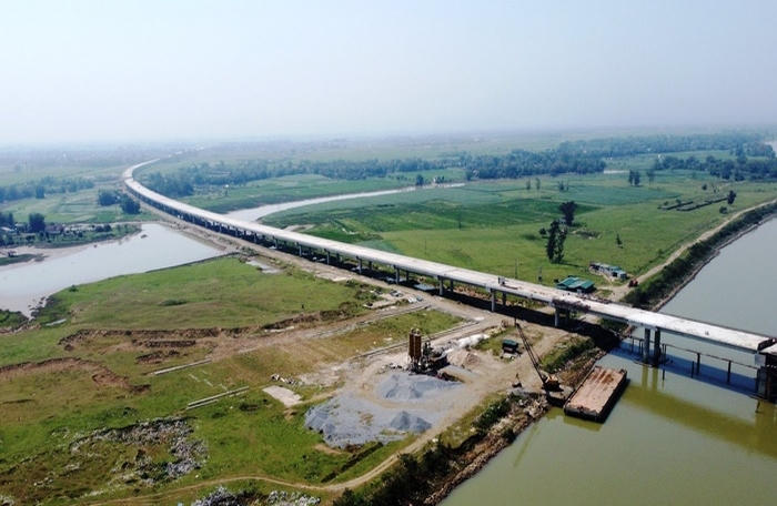 Toàn cảnh cầu Hưng Đức &nbsp;