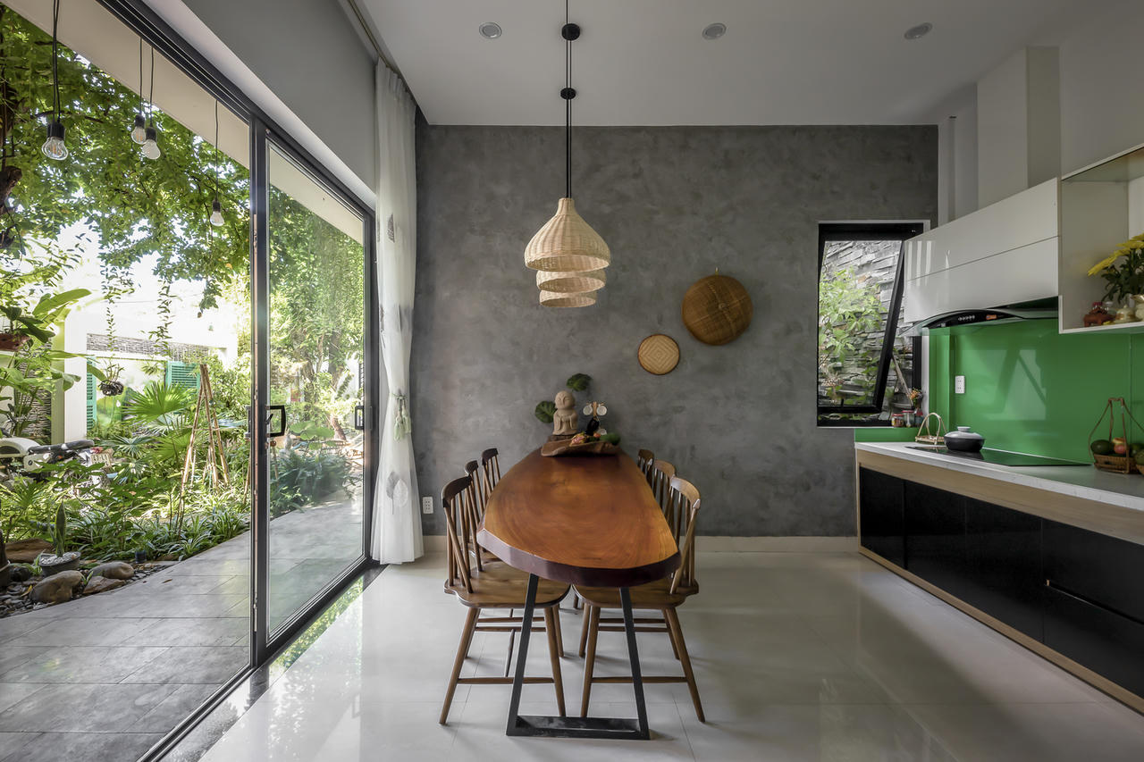 Gửi tình yêu vào gió suốt 10 năm xa cách, cặp đôi dựng ngôi nhà mang cảm hứng 'Nhà của gió'